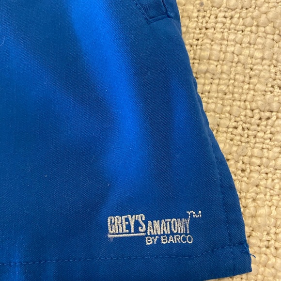 Greys anatomy scrub top - Picture 2 of 3